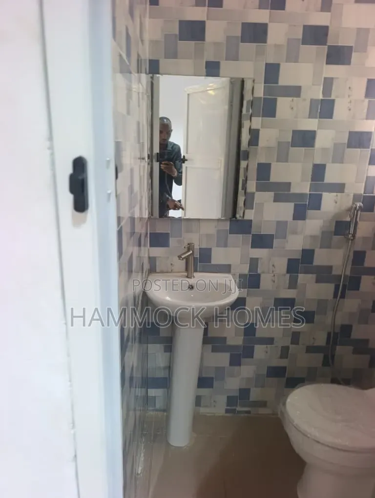 3bdrm Bungalow in Tinubu Estate, Iwo Road for sale
