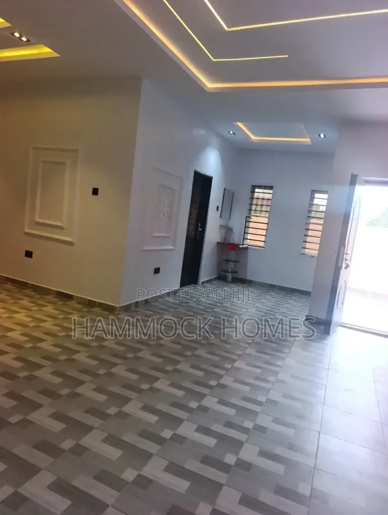 3bdrm Bungalow in Tinubu Estate, Iwo Road for sale