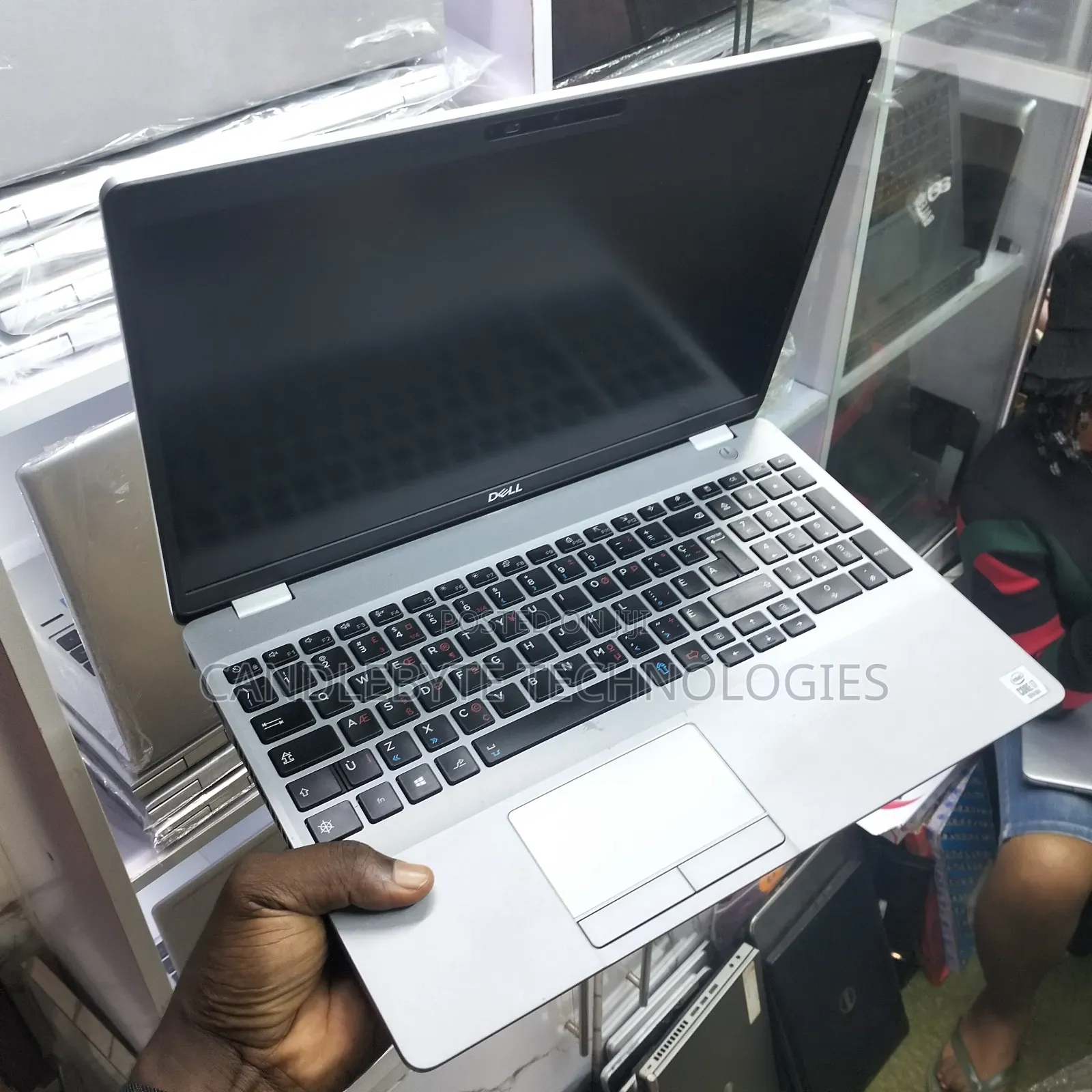 Laptop Dell Latitude 5511 16GB Intel Core i7 SSD 256GB