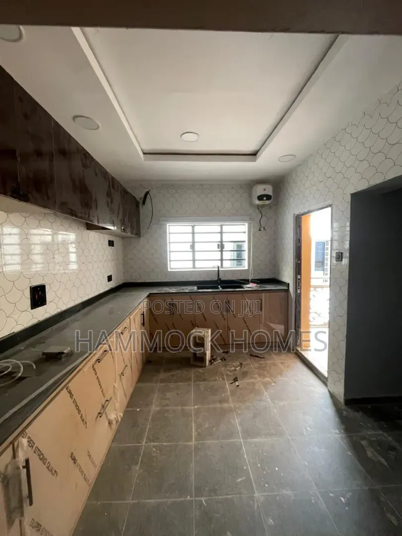 3bdrm Block of Flats in Carlton Gate Estate, Akobo for rent