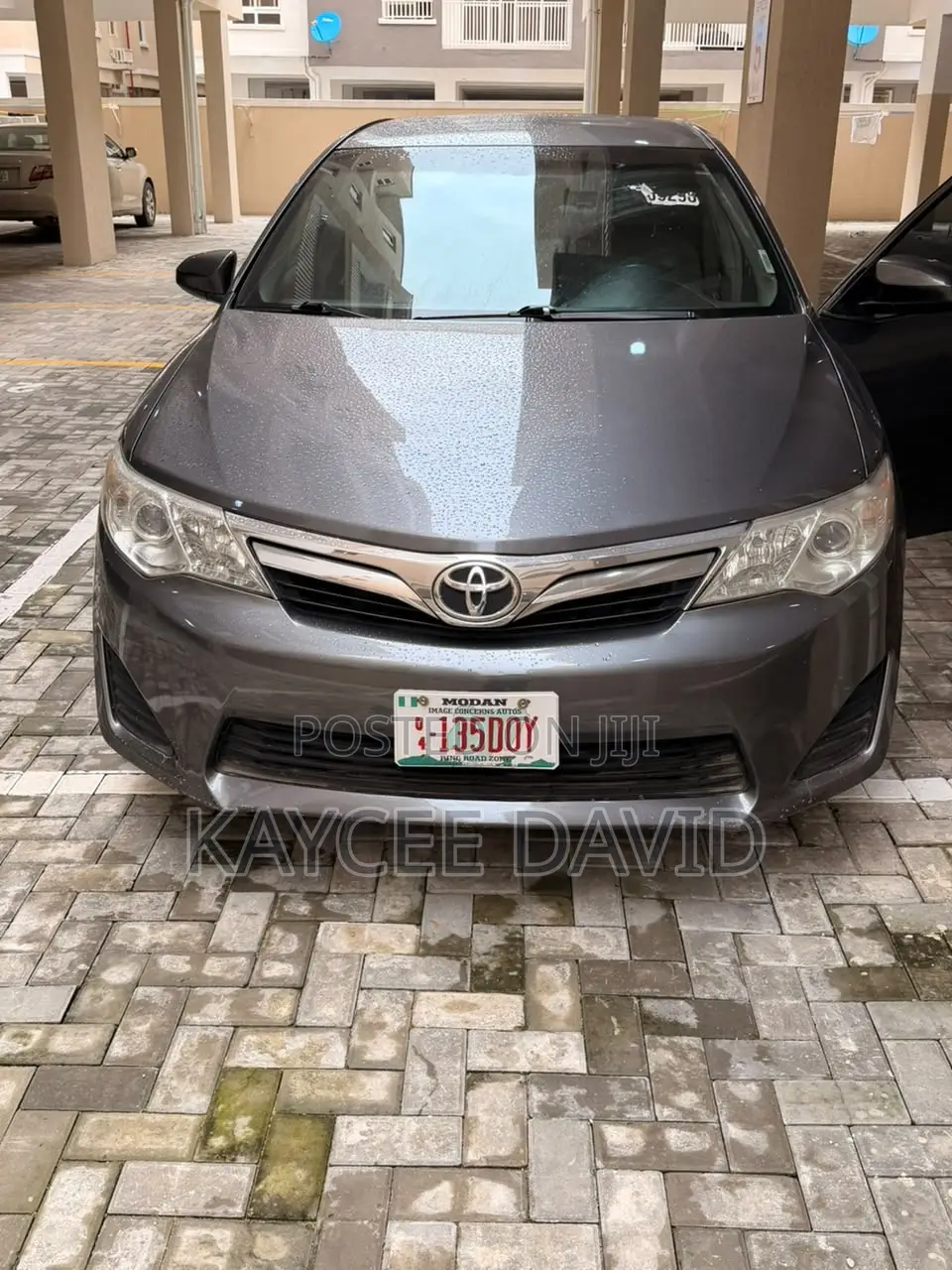 Toyota Camry LE 4dr Sedan (2.5L 4cyl 6A) 2013 Gray