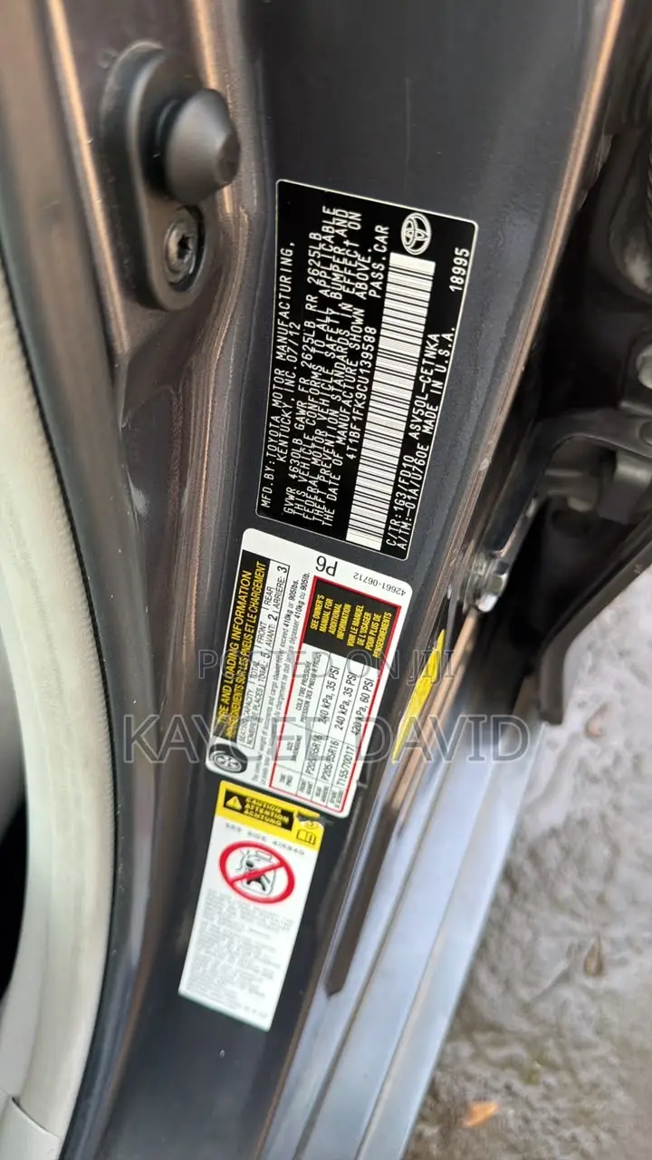 Toyota Camry LE 4dr Sedan (2.5L 4cyl 6A) 2013 Gray
