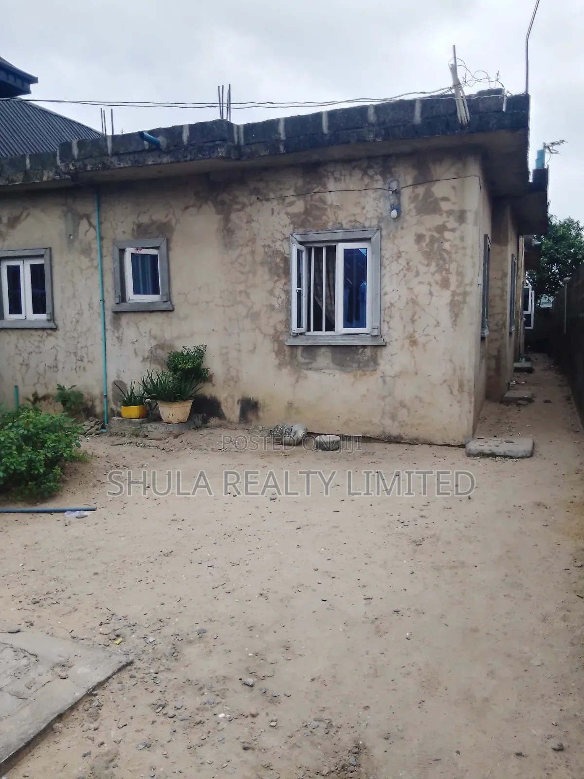 Furnished 4bdrm House in Okokomaiko for sale