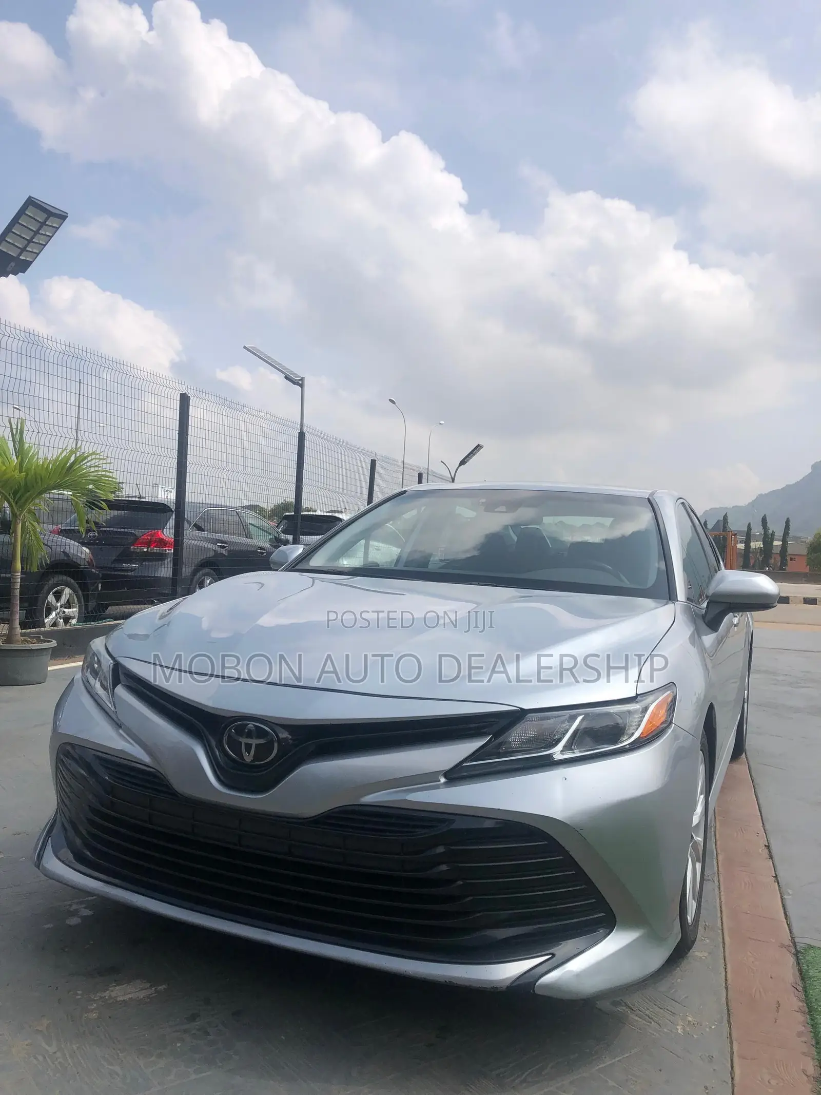 Toyota Camry LE FWD 2020 Silver