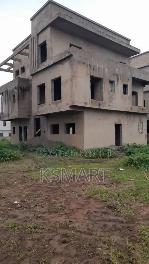 6bdrm Duplex in Maralago Lake City, Kubwa for sale