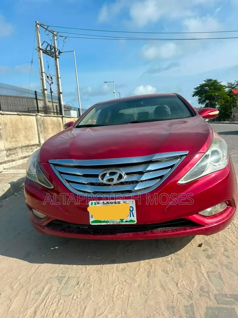 Hyundai Sonata GLS Sedan FWD (2.4L 4cyl 6A) 2013 Red