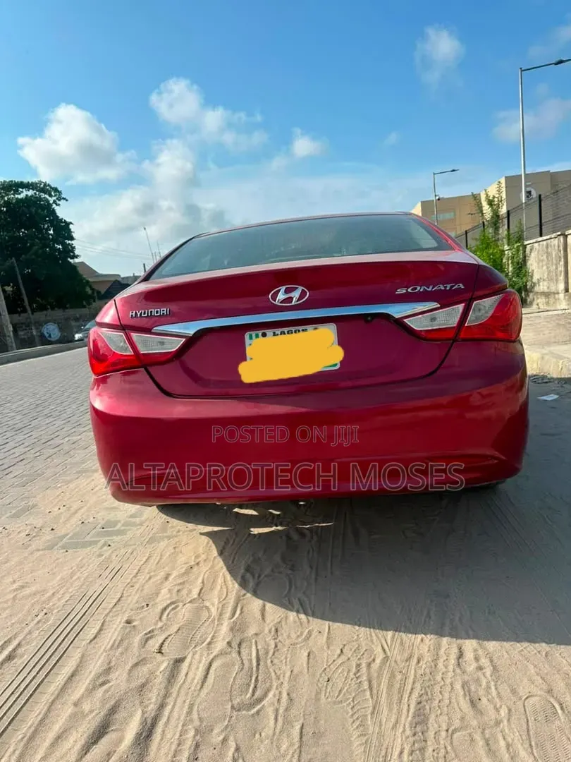Hyundai Sonata GLS Sedan FWD (2.4L 4cyl 6A) 2013 Red