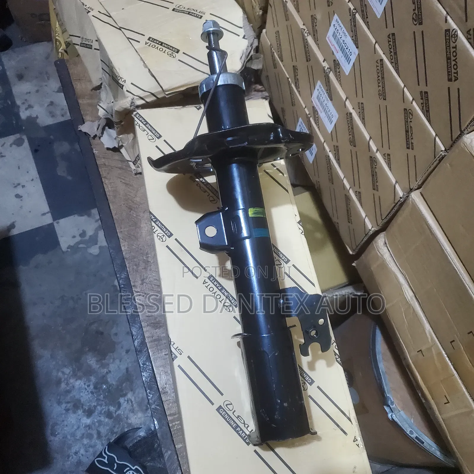 Original Front Shock Absorber Highlander 2015 / 2018
