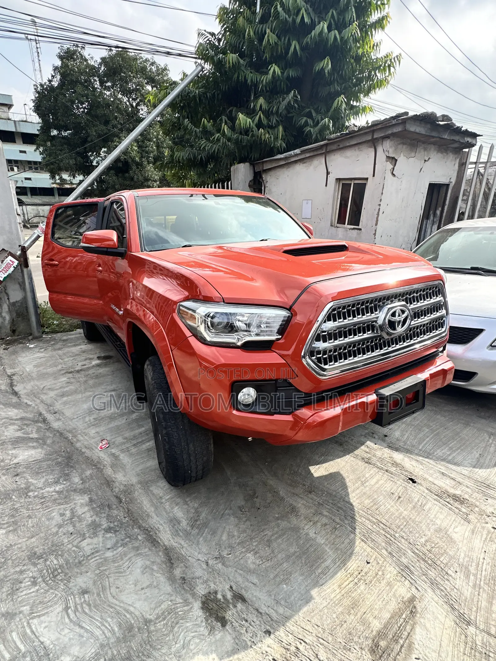Toyota Tacoma 2017 Orange