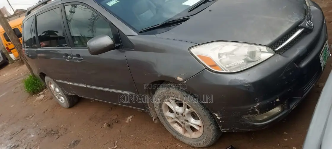 Toyota Sienna 2005