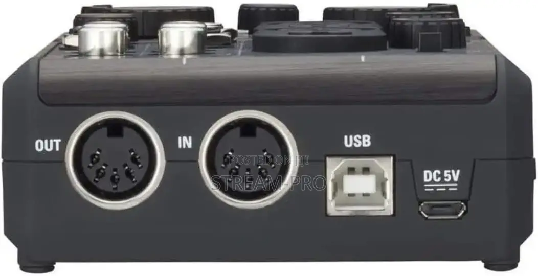 Zoom U-24 Audio Interface Mixer.