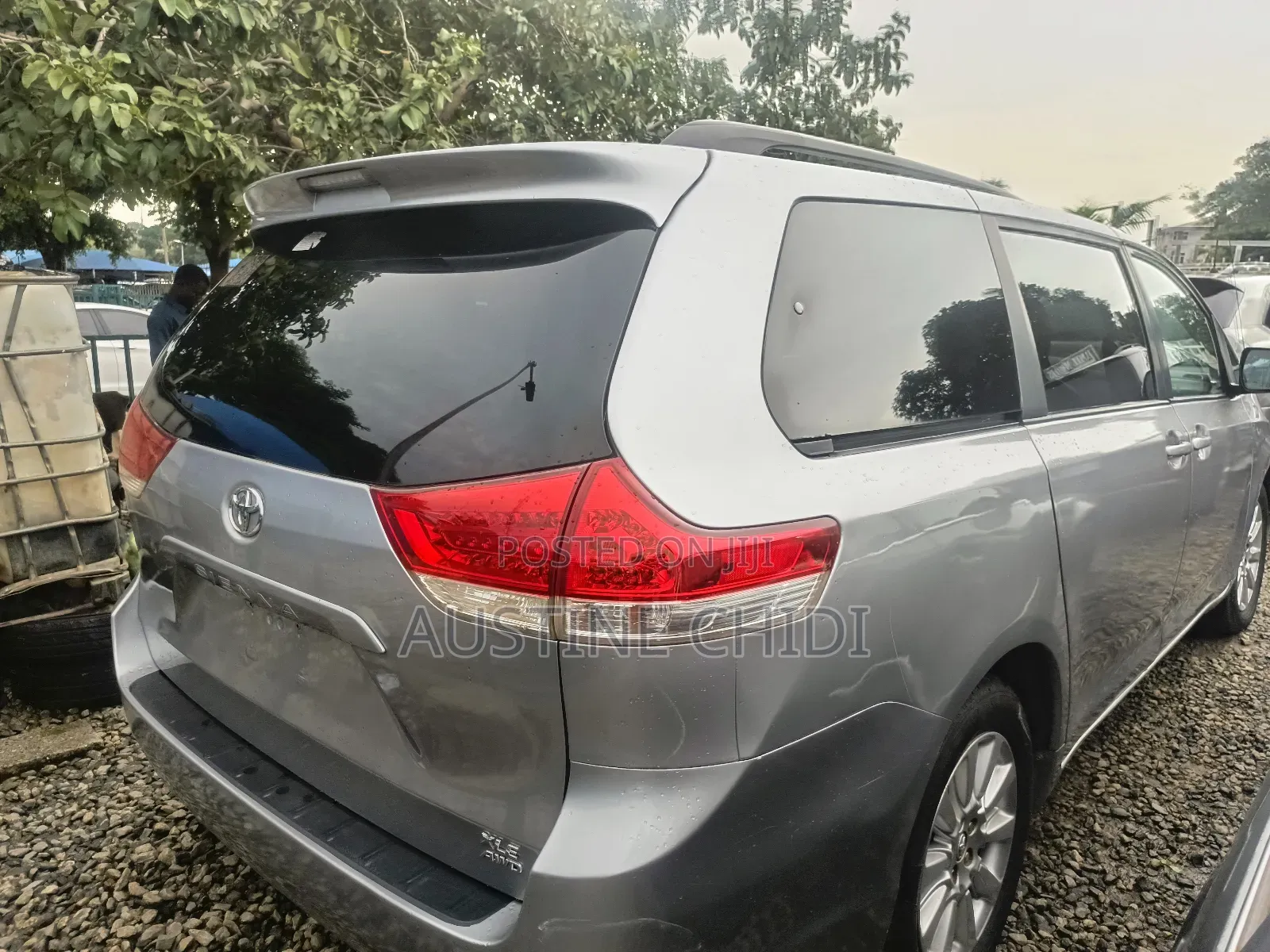 Toyota Sienna XLE 7-Passenger 4dr Minivan AWD (3.5L 6cyl 6A) 2014 Silver