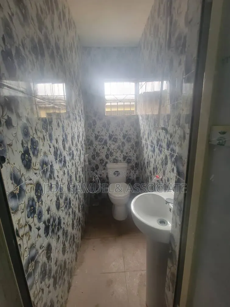 Mini Flat in Ayobo for rent