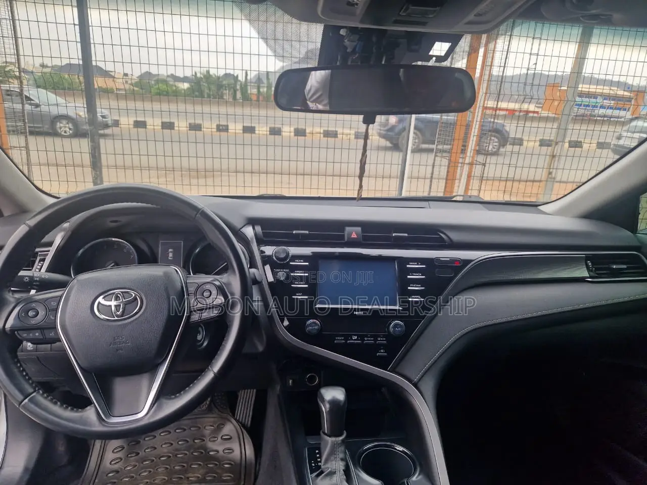 Toyota Camry 2019 Silver