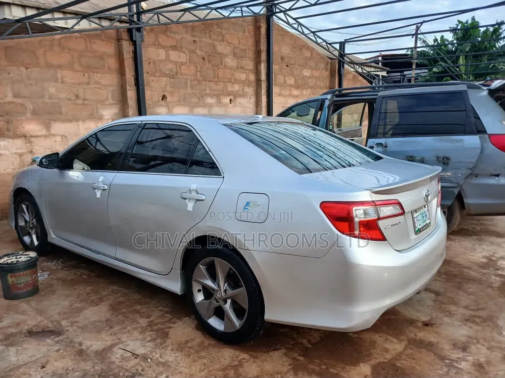 Toyota Camry 2012 Silver