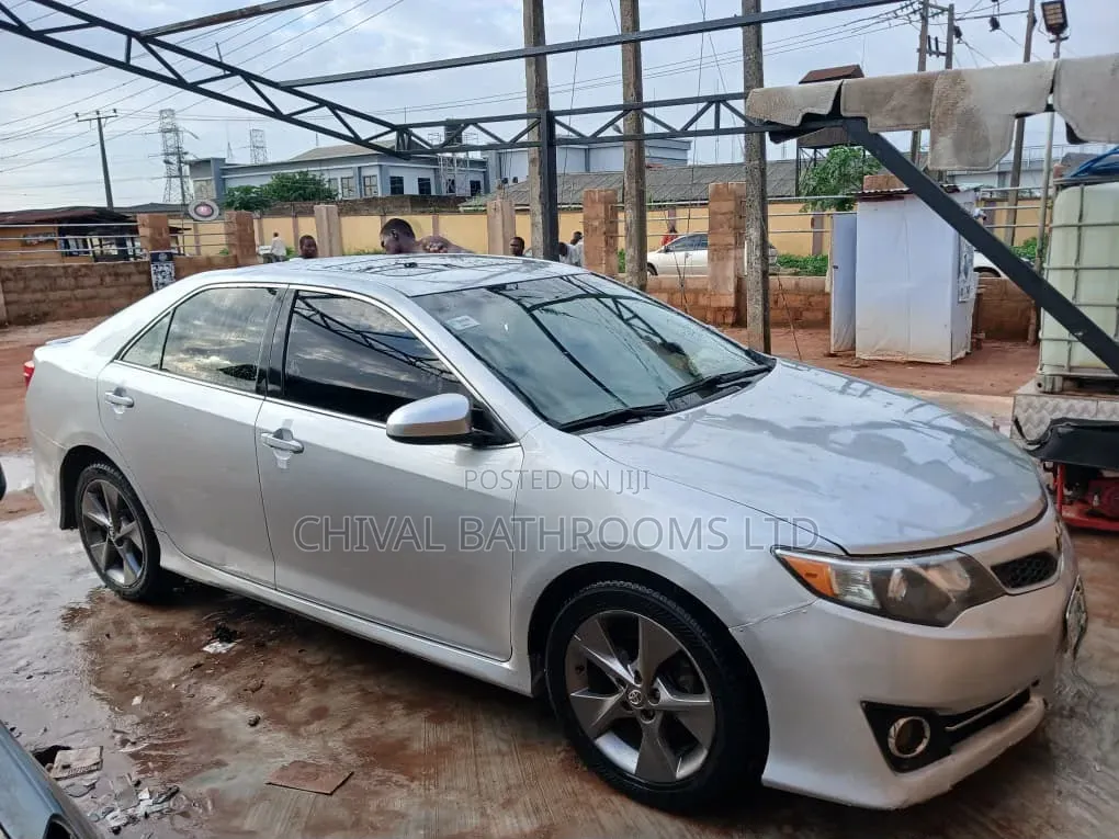 Toyota Camry 2012 Silver