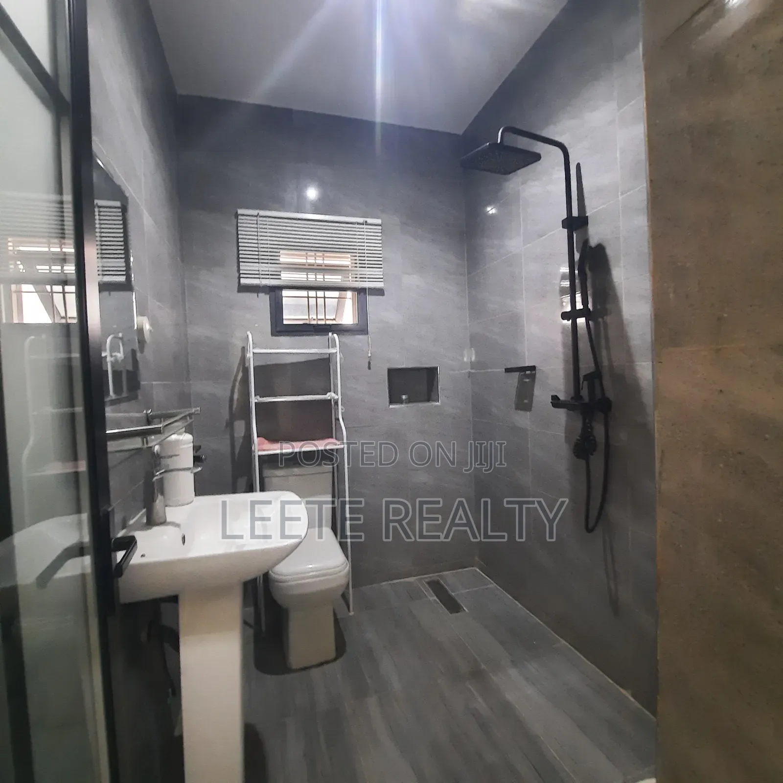5bdrm Duplex in Wuye for rent