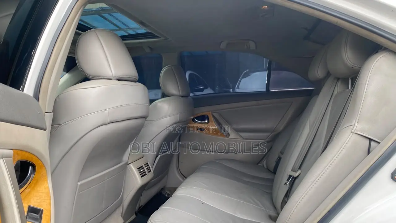 Toyota Camry XLE V6 4dr Sedan (3.5L 6cyl 6AM) 2007 White