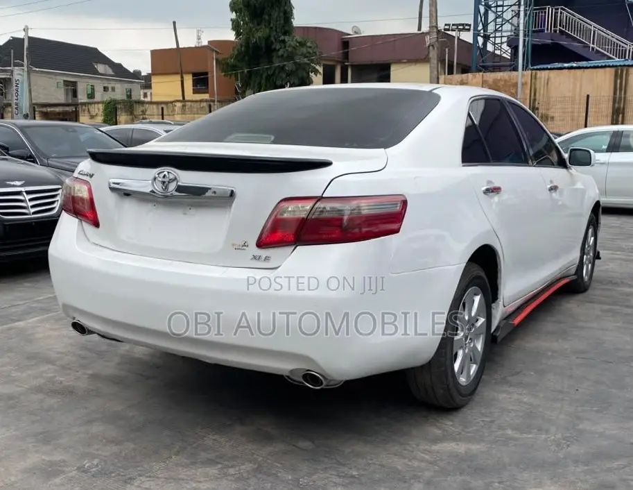 Toyota Camry XLE V6 4dr Sedan (3.5L 6cyl 6AM) 2007 White