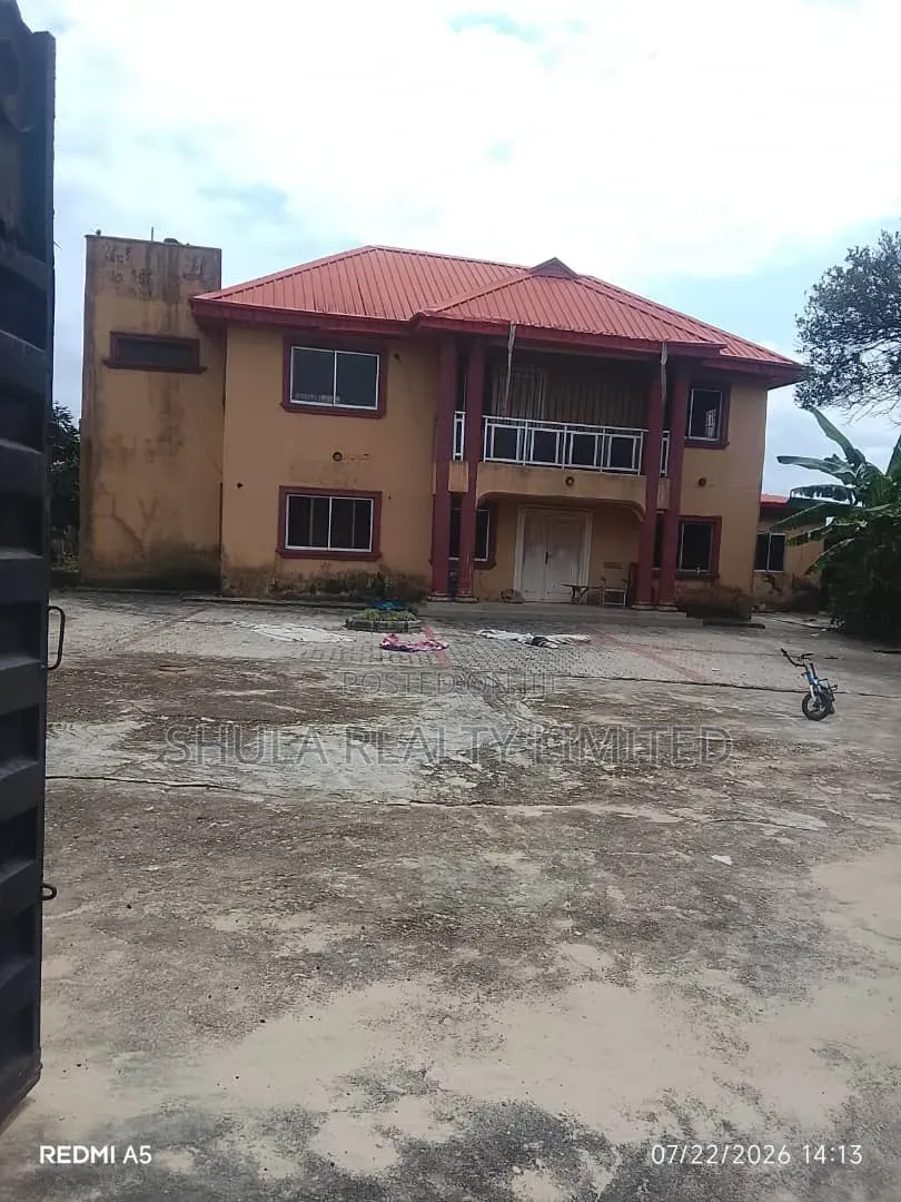 Furnished 6bdrm Duplex in Okokomaiko for sale