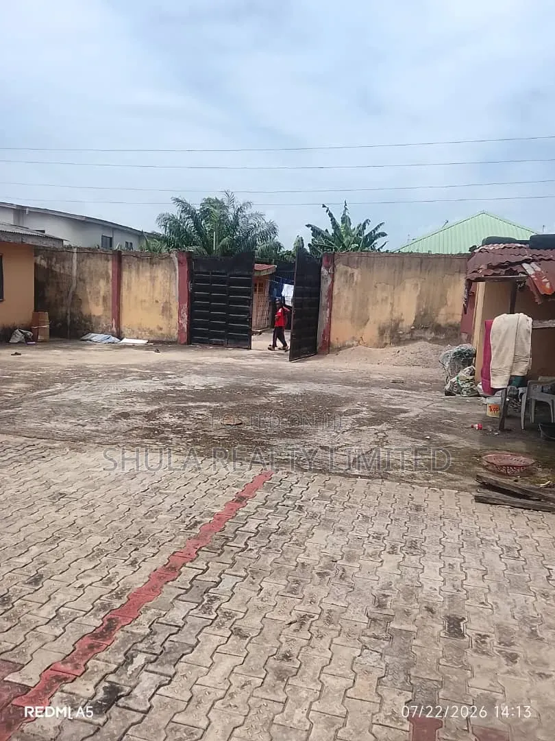 Furnished 6bdrm Duplex in Okokomaiko for sale