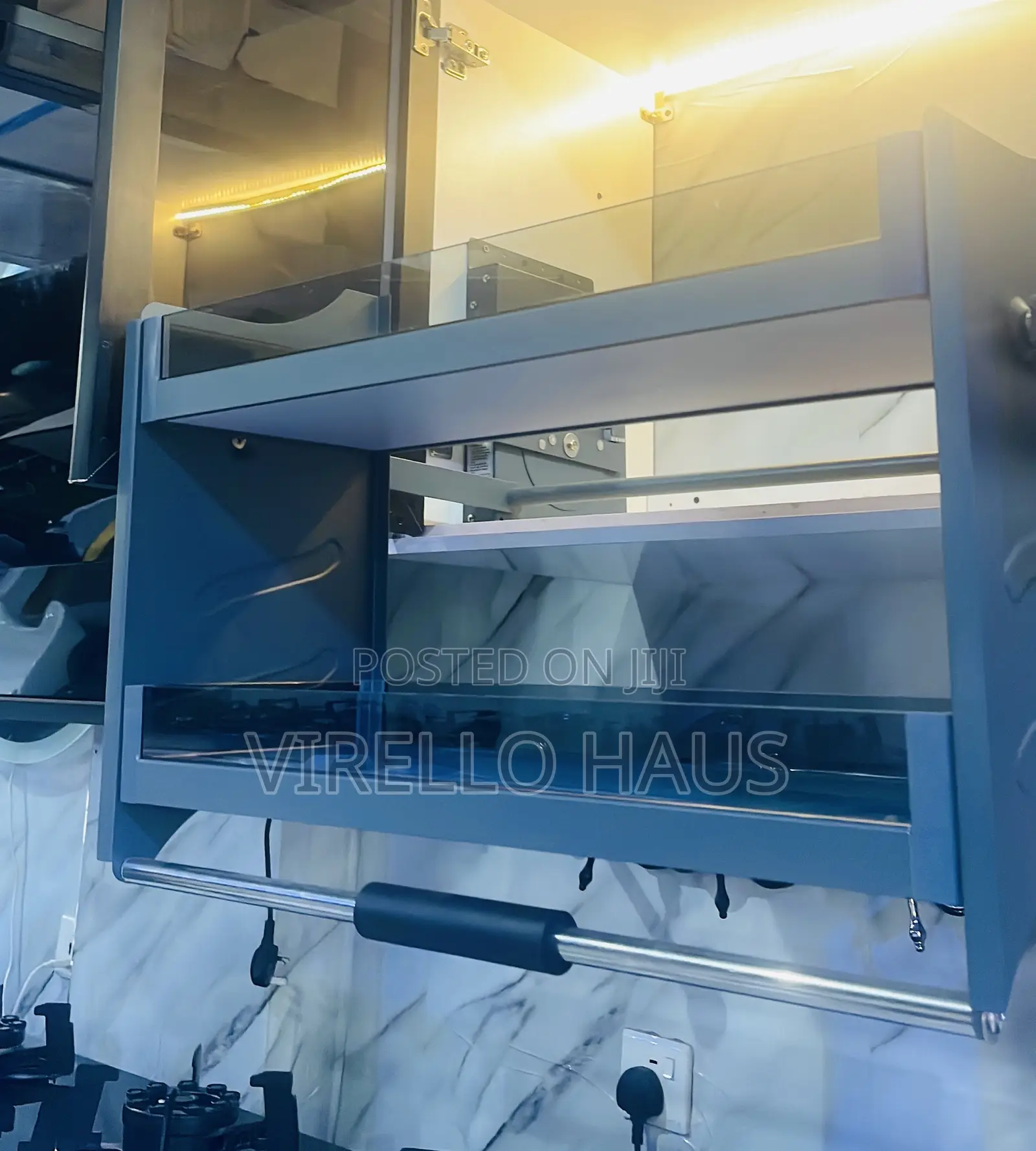 Pull Down Transparent Rack