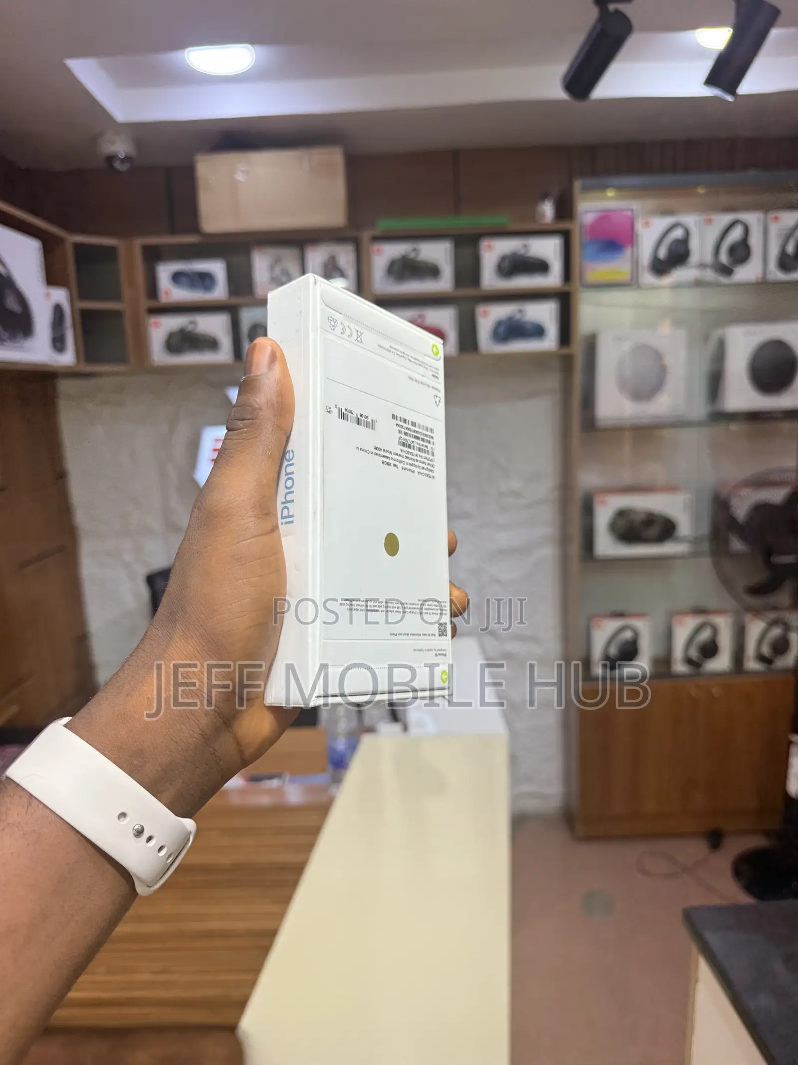 New Apple iPhone 16 256 GB Green