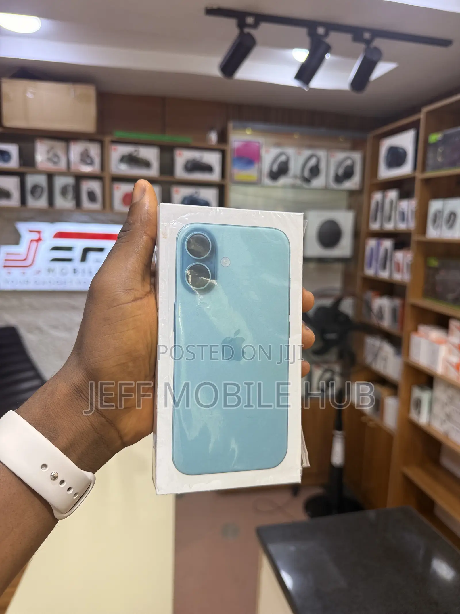 New Apple iPhone 16 256 GB Green