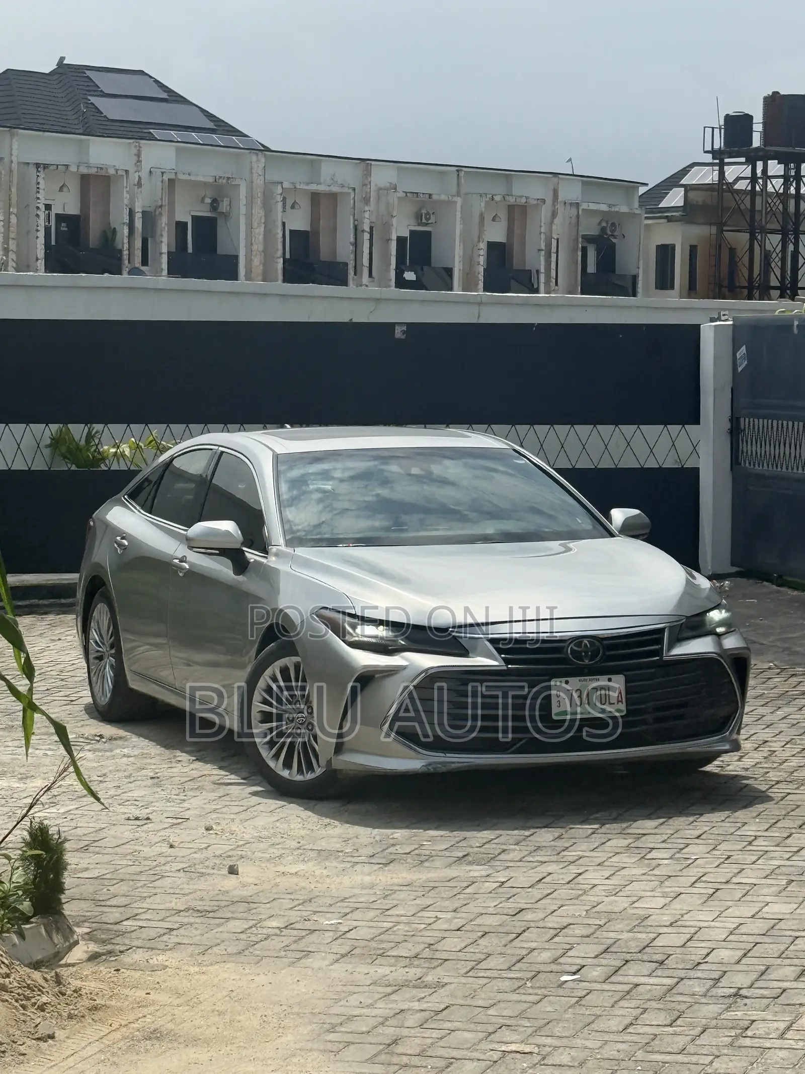 Toyota Avalon Limited FWD Sedan (3.5L V6 8A) 2019 Gray