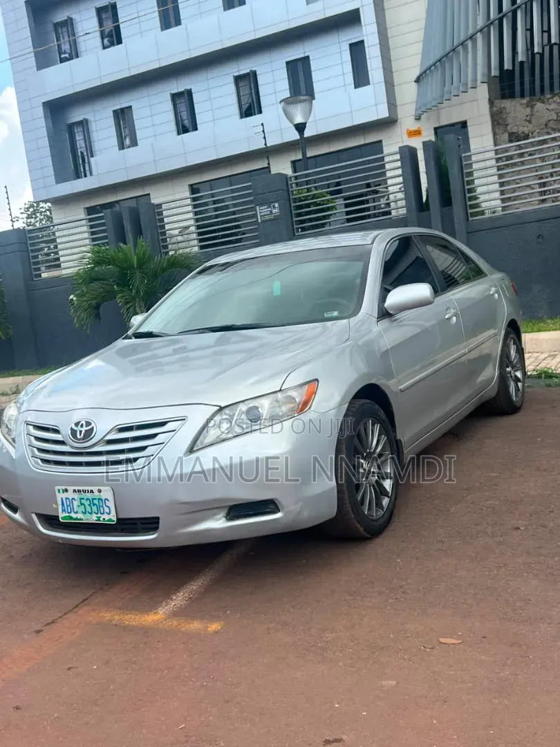 Toyota Camry LE 4dr Sedan (2.4L 4cyl 5A) 2008