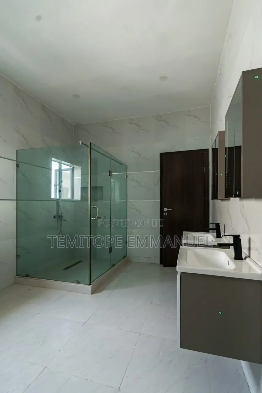 Furnished 3bdrm Apartment in Banana Island for rent