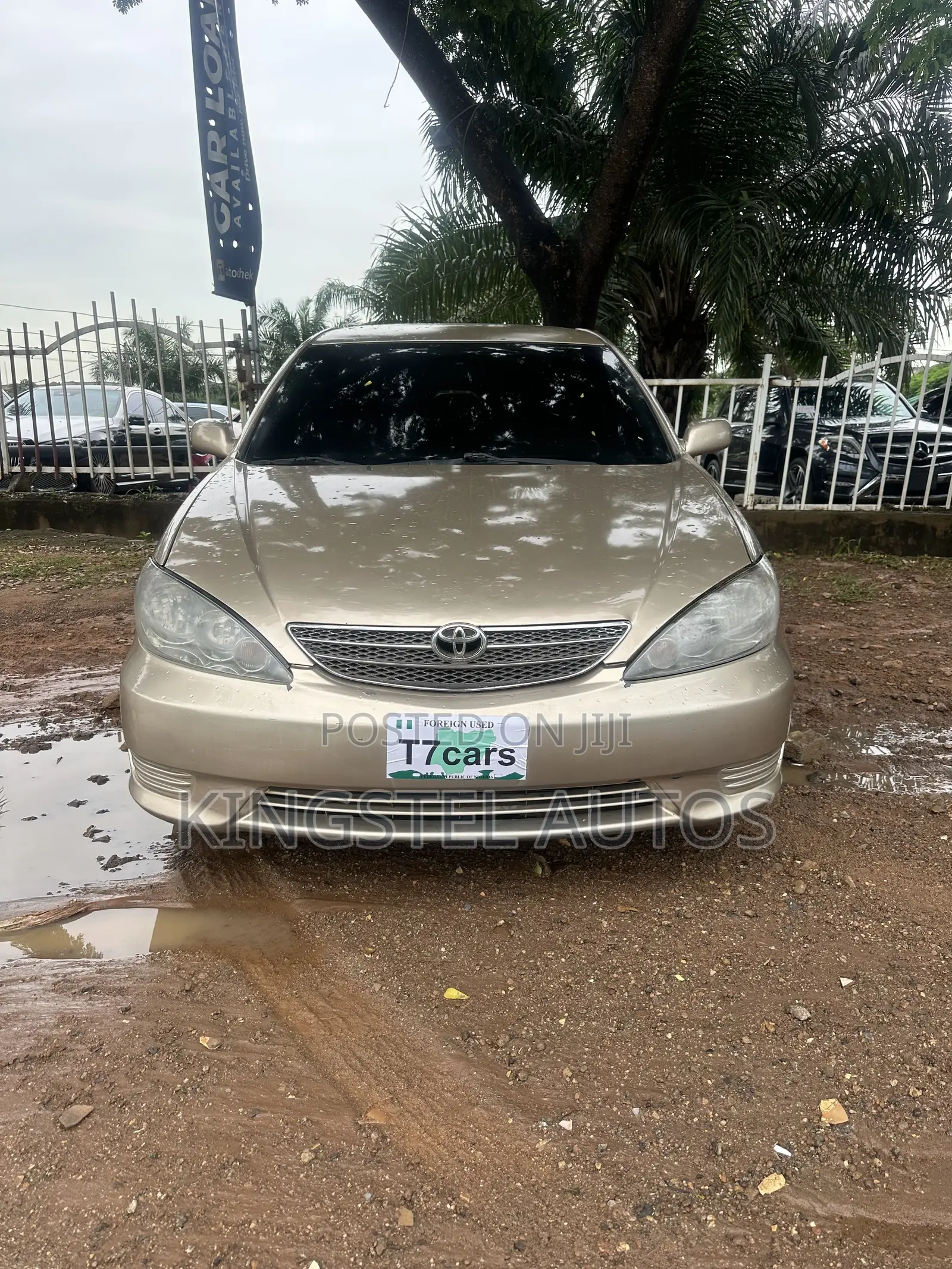 Toyota Camry LE V6 4dr Sedan (3.0L 6cyl 5A) 2006 Gold