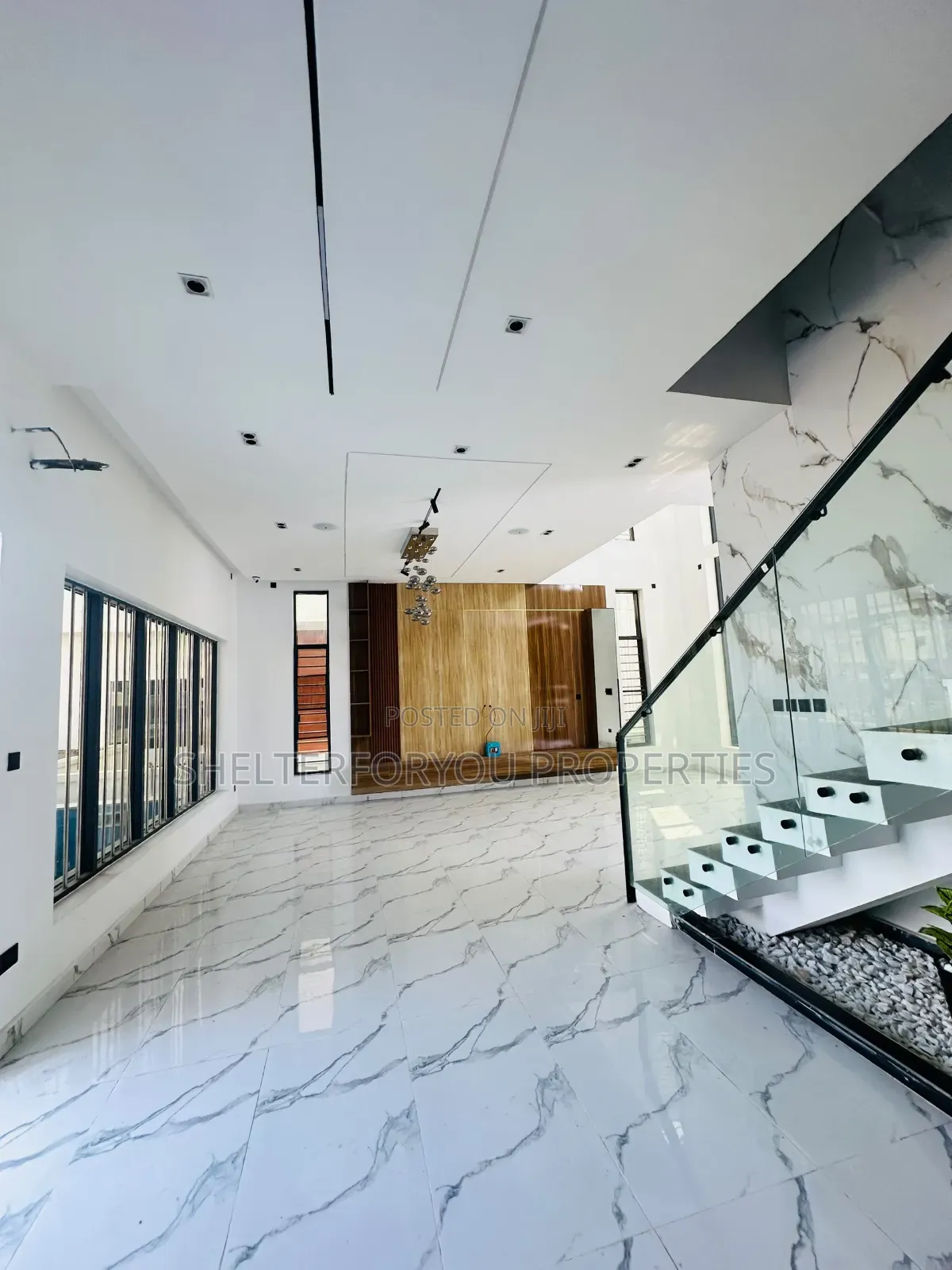 5bdrm Duplex in Lekki Phase 1 for rent