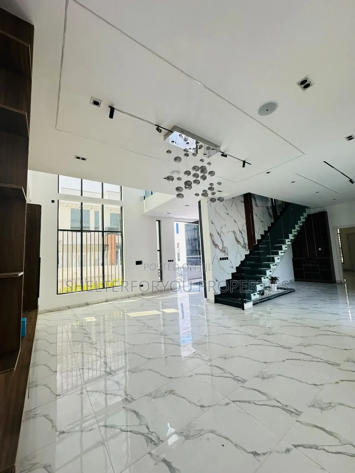 5bdrm Duplex in Lekki Phase 1 for rent