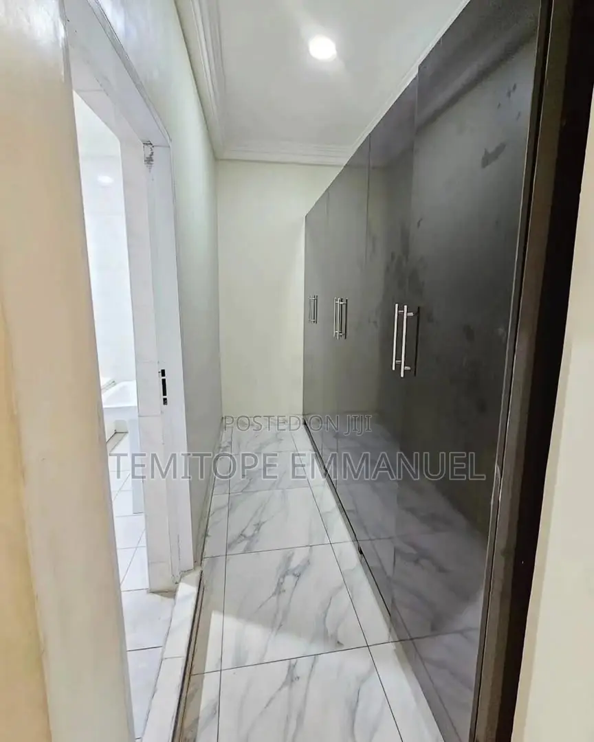 Furnished 4bdrm Duplex in Ilupeju for sale