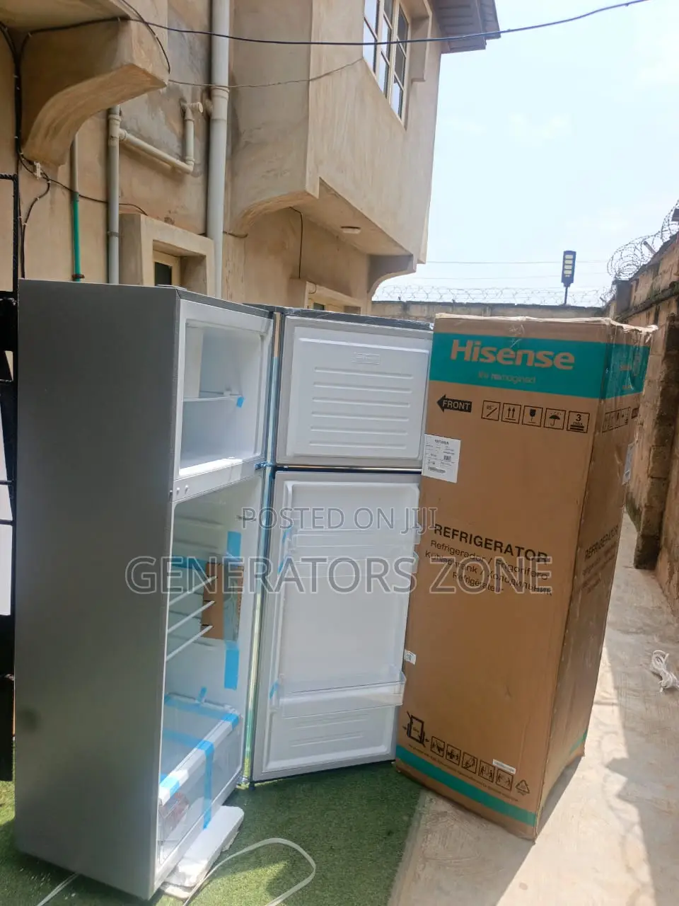 Hisense 360L Refrigerator Adjustable Shelves
