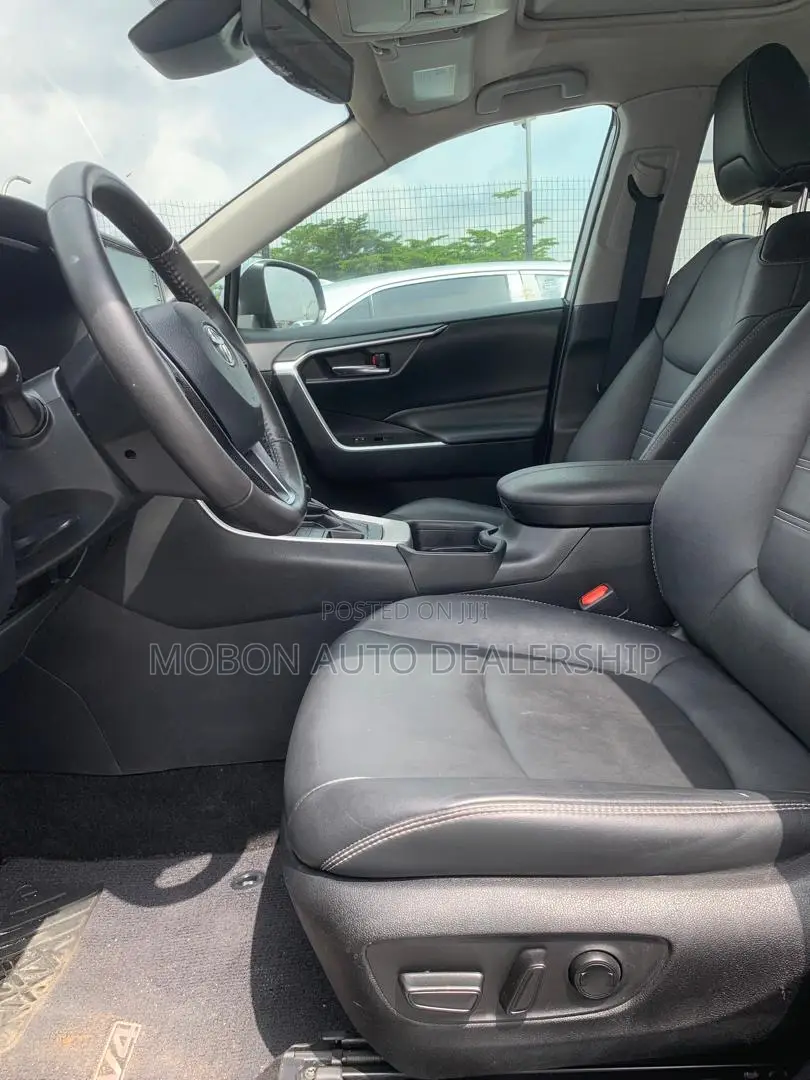Toyota RAV4 2022 Gray