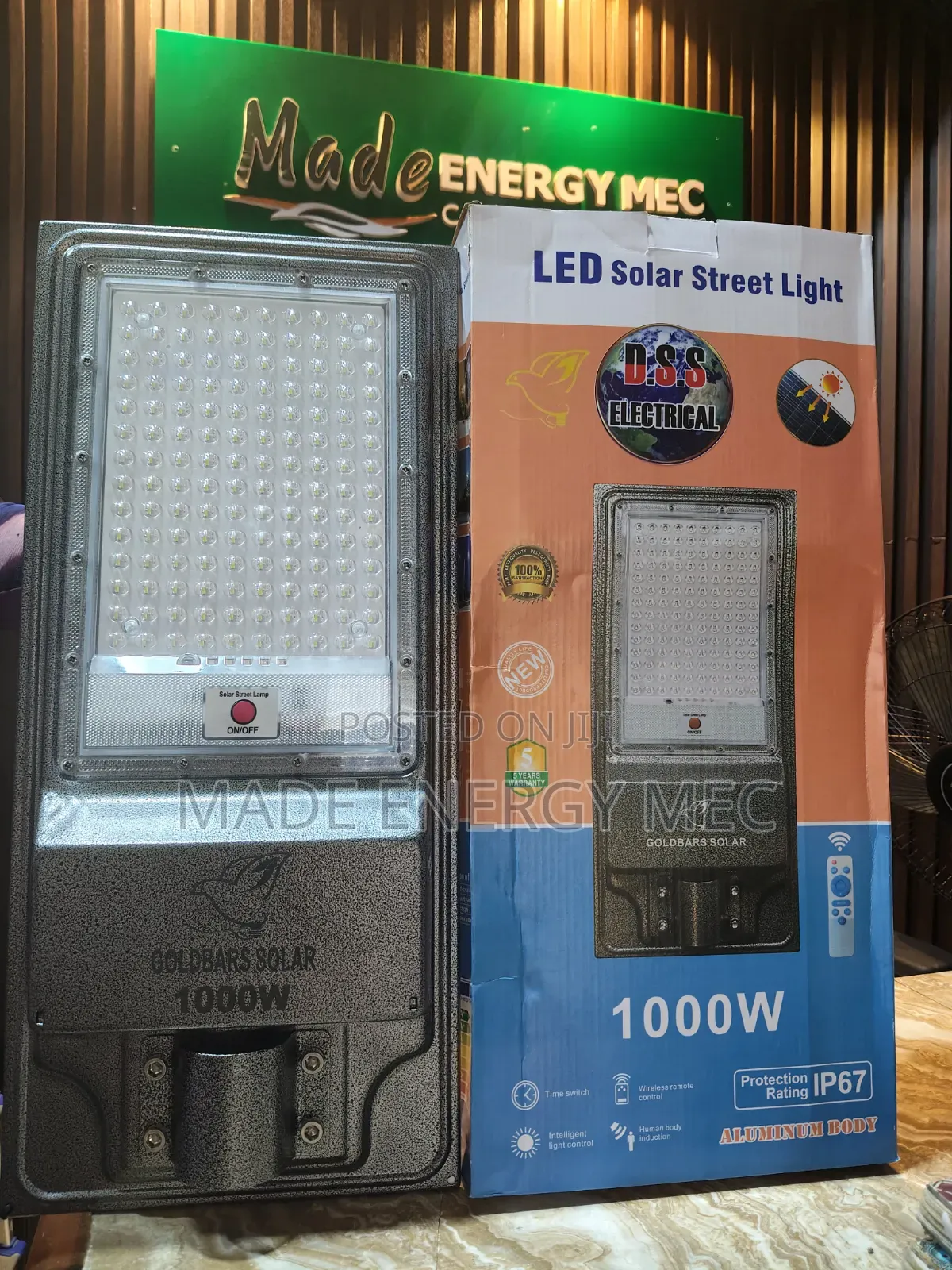 GOLDBARS SOLAR 1000W All-in-One Solar Street Light – IP67