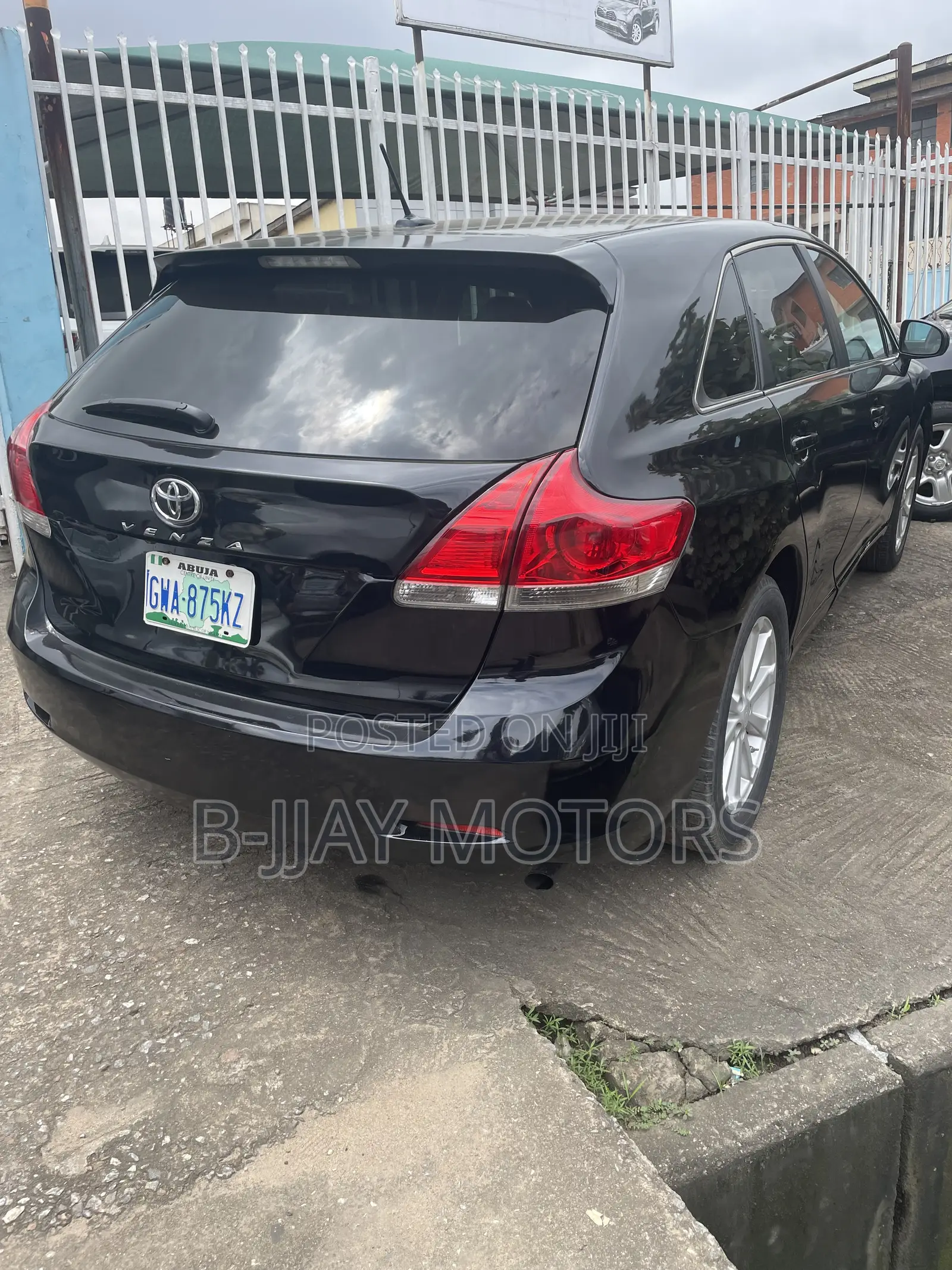 Toyota Venza LE 2010 Black
