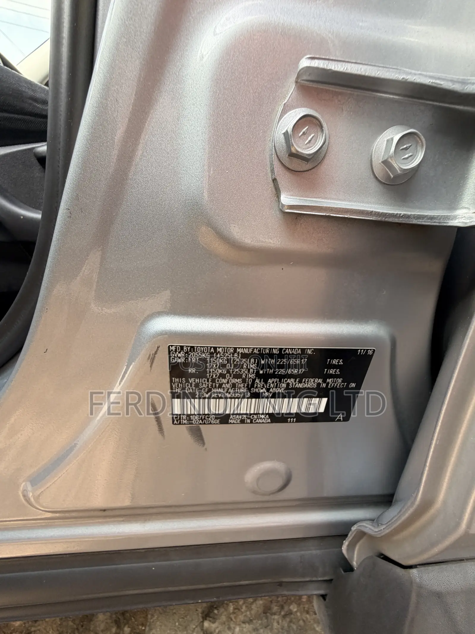 Toyota RAV4 XLE AWD (2.5L 4cyl 6A) 2017 Silver