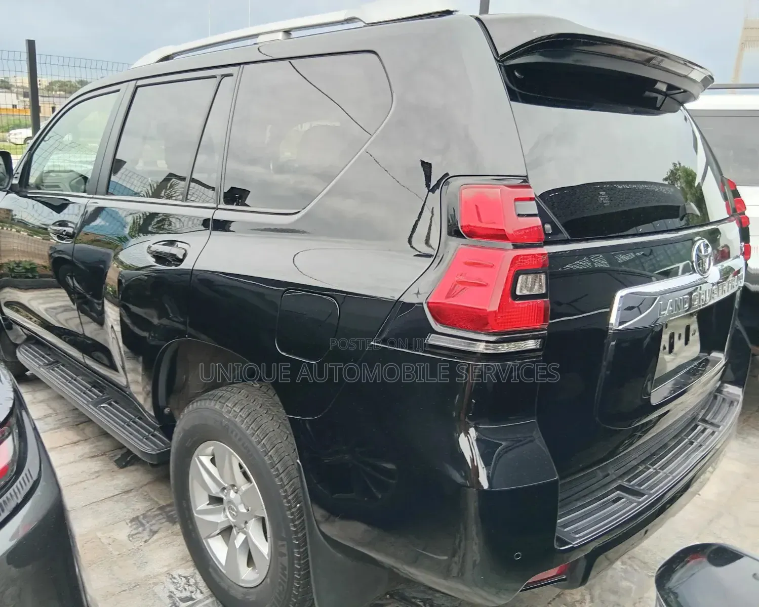 Toyota Land Cruiser Prado 2.7 2023 Black