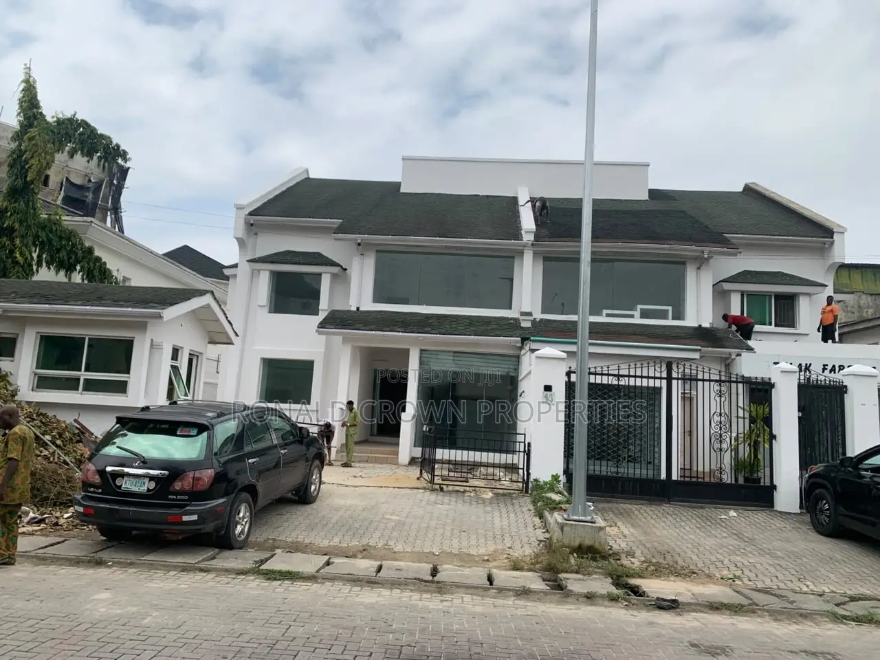 Newly Renovated 5 Bedroom Semi Detached House With Penthouse