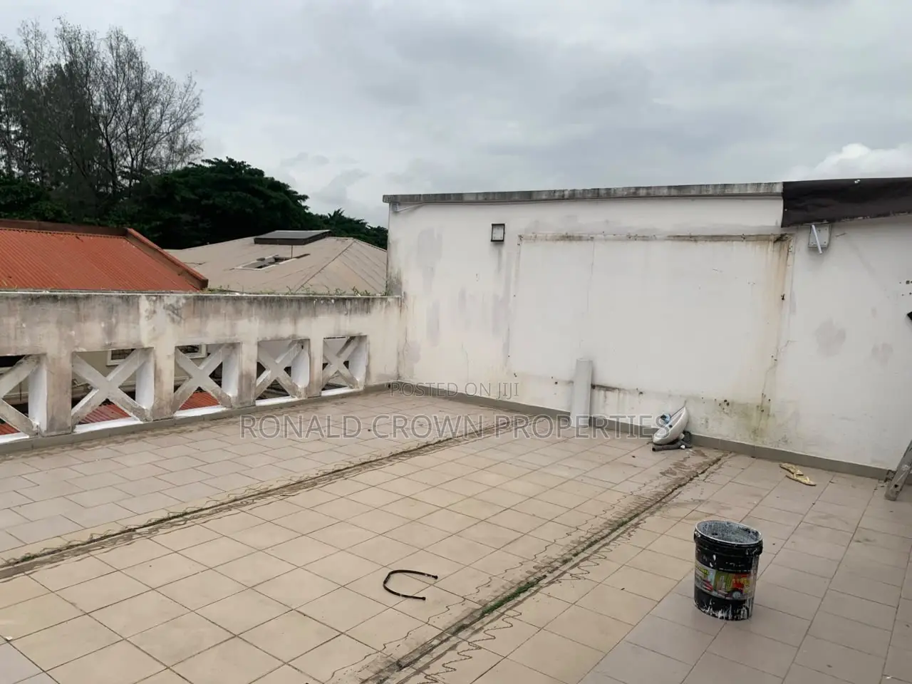 Newly Renovated 5 Bedroom Semi Detached House With Penthouse