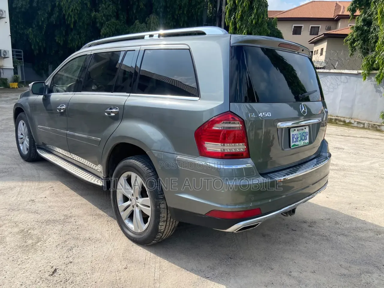 Mercedes-Benz GL-Class 2010 Gray