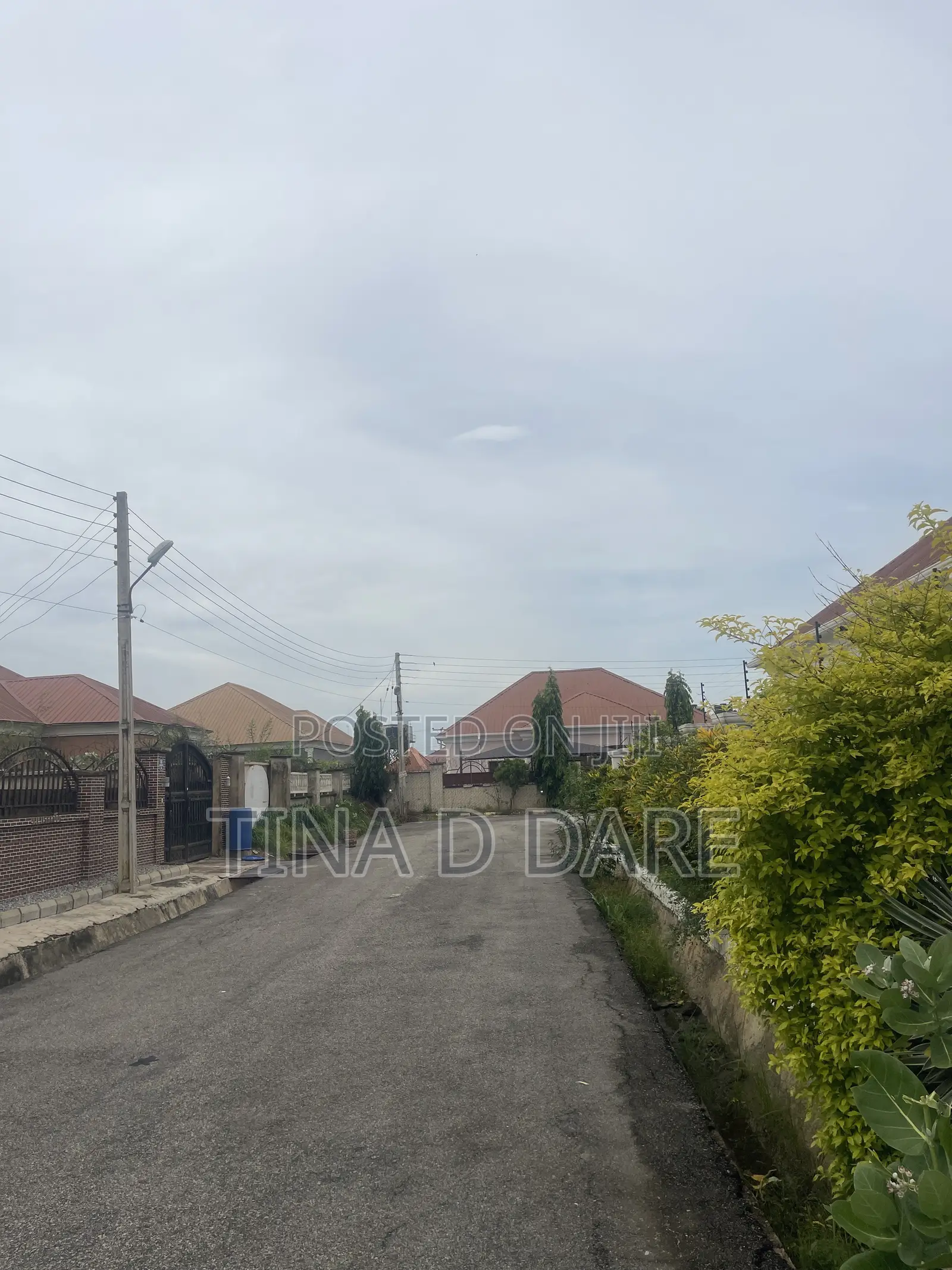 Estate House and Land for Sale
