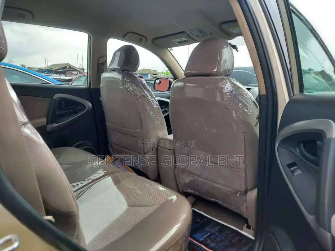 Toyota RAV4 2010