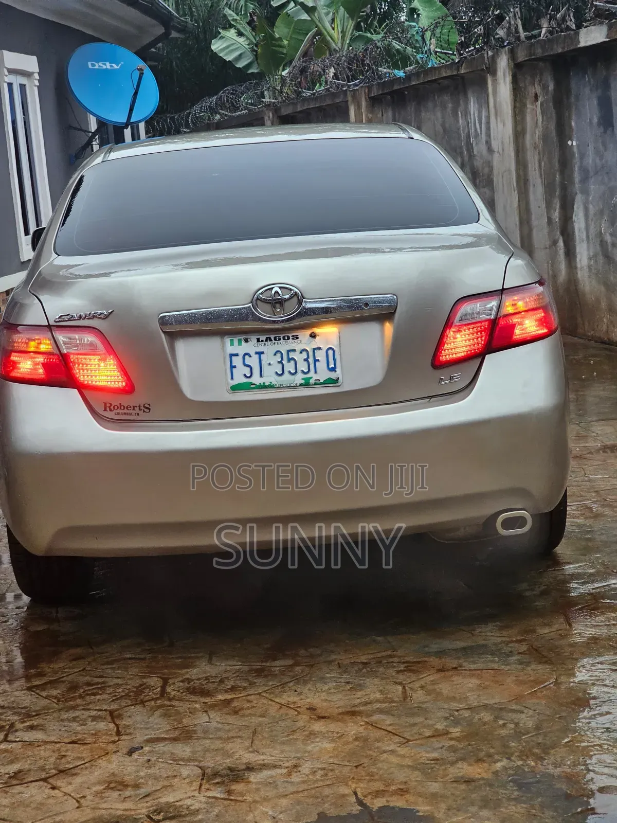 Toyota Camry 2009 Gold