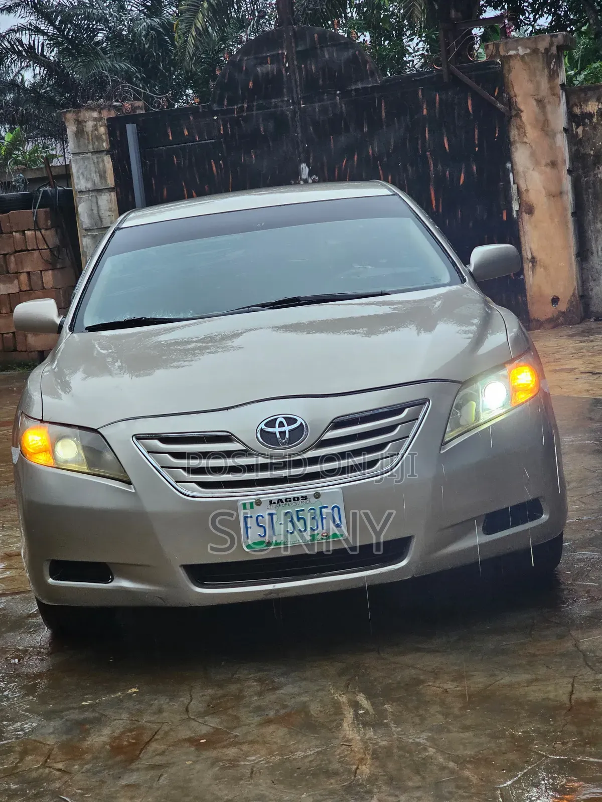Toyota Camry 2009 Gold