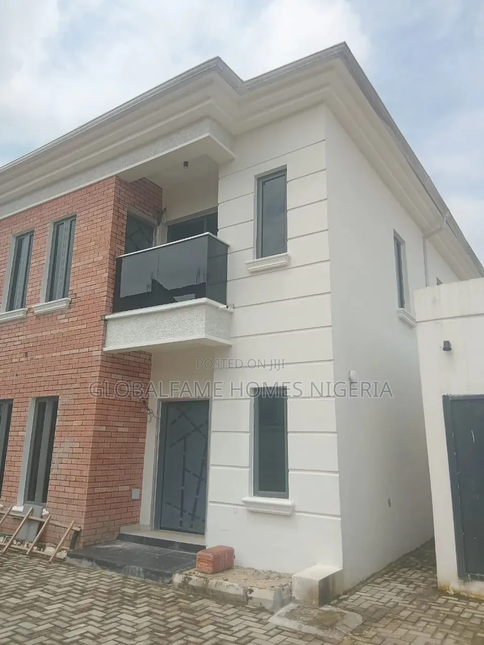 3bdrm Duplex in By Lekki for sale
