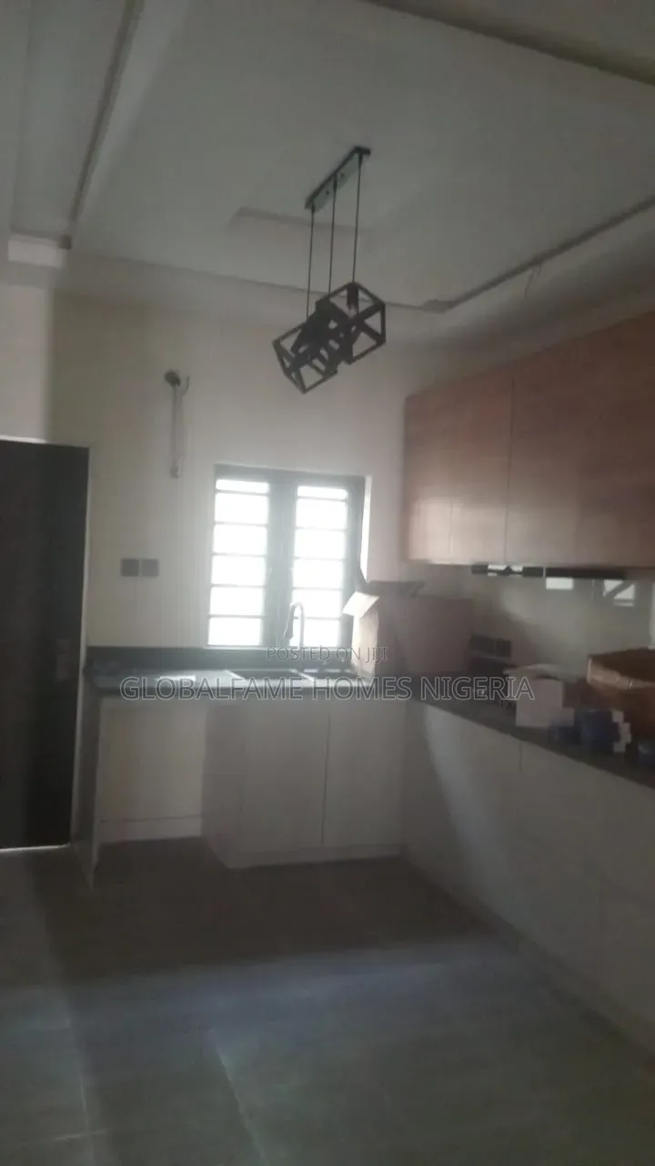 3bdrm Duplex in By Lekki for sale